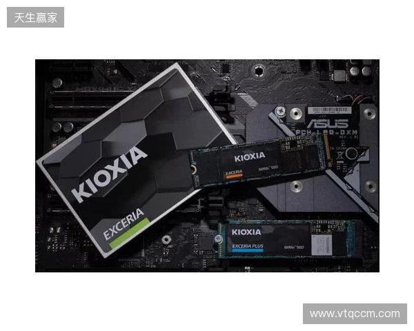 法兰克福内讧:球员场上互喷,并质疑主帅为何领先还要狂攻 法兰克福内讧:球员场上互喷,并质疑主帅为何领先还要狂攻